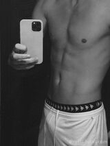 Миниатюра Мужчина Владислав Центр Фотография 