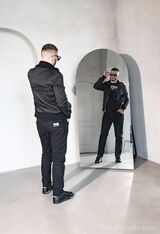 Миниатюра Мужчина TIM Автовокзал Фотография 